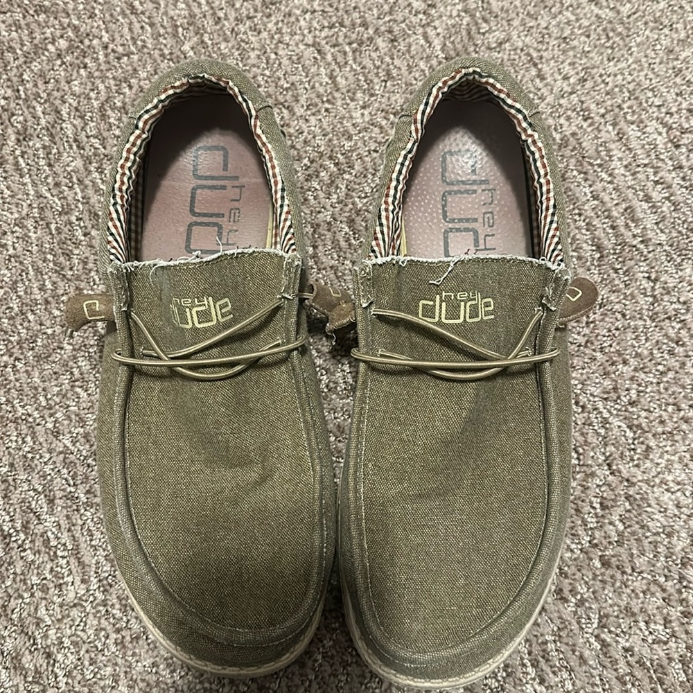 Men's HeyDudes Wally size 11 color Nut